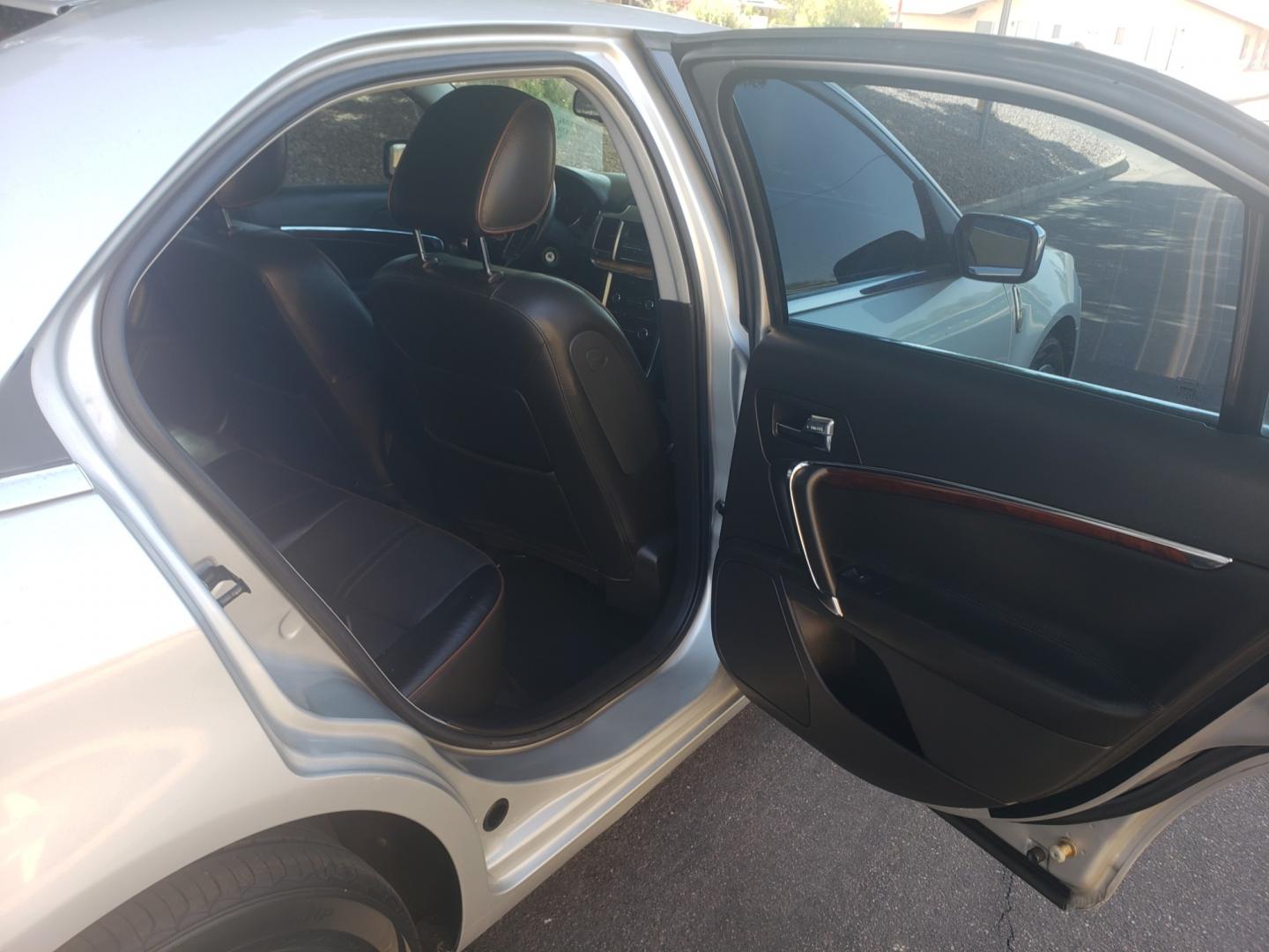 2010 /gray and black Lincoln MKZ base (3LNHL2GCXAR) with an 3.5L V6 DOHC 24V engine, 6-Speed Automatic transmission, located at 323 E Dunlap Ave., Phoenix, AZ, 85020, (602) 331-9000, 33.567677, -112.069000 - 2010 Lincoln MKZ,....... EXCELLENT condition, A Real Must See!!.... No accidents, Stereo/cd Player, Satellite compatible, Phone sync, Bluetooth, Ice cold ac, Clean Black and Gray interior with Black leather seats in near perfect condition, Gorgeous tinted sunroof, power windows, power door locks, cl - Photo#14